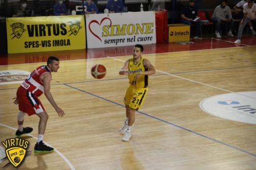 Virtus Imola-Oderzo 82-74 (47)